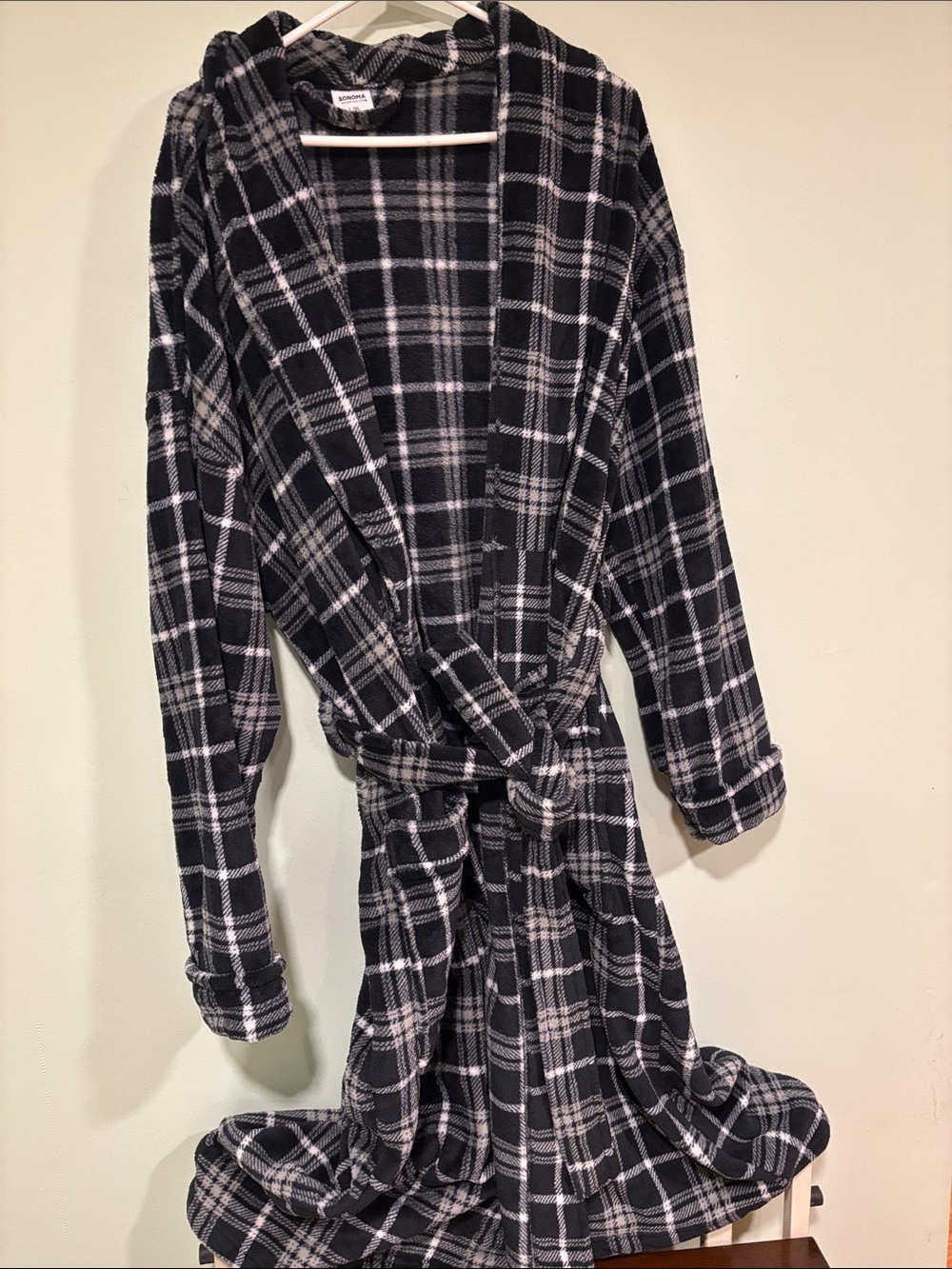 Sonoma Black & White Plaid Robe with Belt